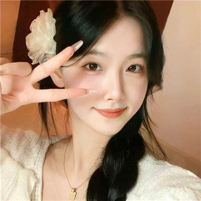穿黄睡衣的女孩